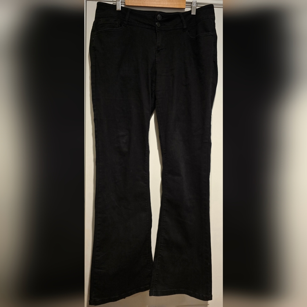 Women's Wallflower Sz 13 Reg InstaStretch Luscious Curvy Bootcut Jeans Black EUC